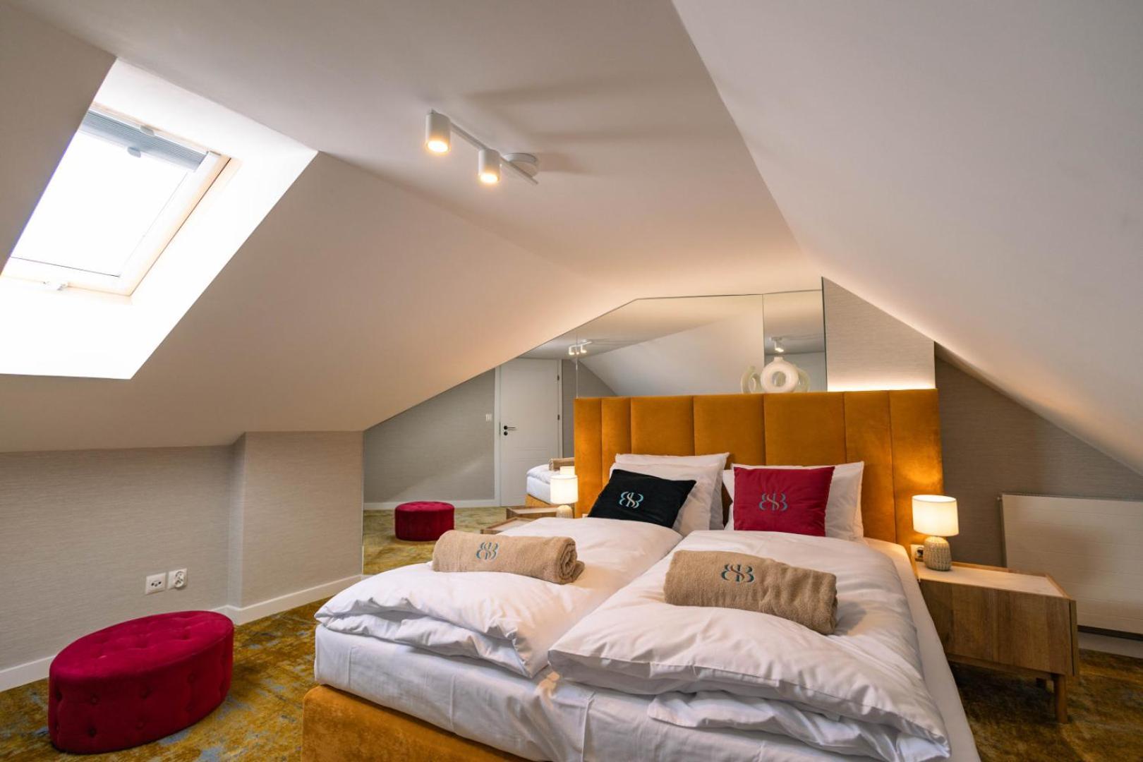 Boulevard Boutique Suites เวบา ภายนอก รูปภาพ